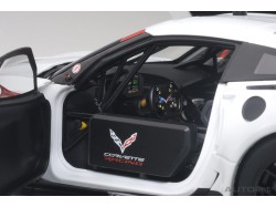 Chevrolet C7.R Plain Body Version 1:18 (White) - AUTOart