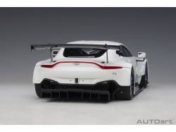 Aston Martin Vantage GTE LE MANS Pro 2018 1:18 bílá - AUTOart