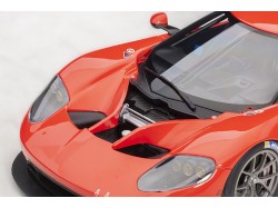 Ford GT LM Plain Body Version 2018 1:18 červená - AUTOart