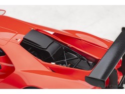 Ford GT LM Plain Body Version 2018 1:18 (Red) - AUTOart