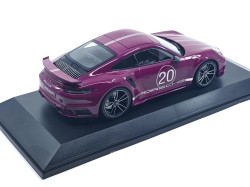 Porsche 911 (992) Turbo S sport designe 1/18 Minichamps