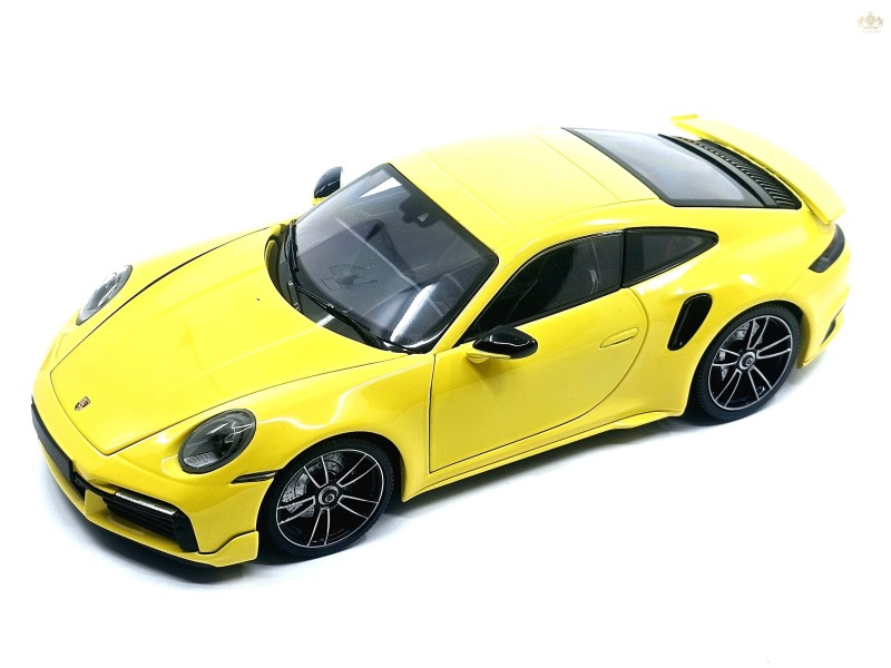 Porsche 911 (992) Turbo S coupe 20211/18 Minichamps