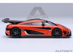 Koenigsegg One:1 1:64 lava orange/carbon fiber/silver stripes - AUTOart