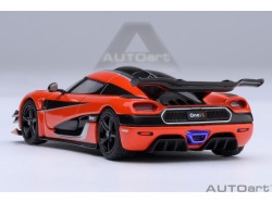 Koenigsegg One:1 1:64 lava orange/carbon fiber/silver stripes - AUTOart