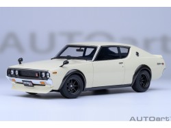 Nissan Skyline 2000 GT-R 1973 (KPGC110) tuned version 1:18 bílá - AUTOart