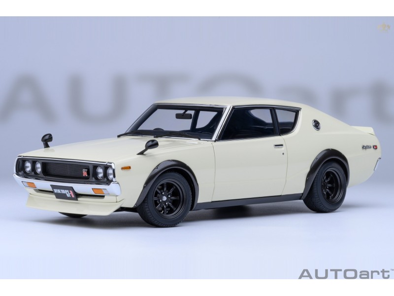 Nissan Skyline 2000 GT-R 1973 (KPGC110) tuned version 1:18 bílá - AUTOart