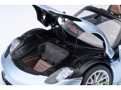 Porsche 918 Spyder 2013 blue WEISSACH PACKAGE 1:18 (liquid metal chrome blue) - AUTOart