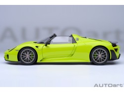 Porsche 918 Spyder 2013 green WEISSACH PACKAGE 1:18 (acid green) - AUTOart