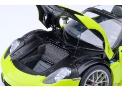 Porsche 918 Spyder 2013 green WEISSACH PACKAGE 1:18 (acid green) - AUTOart