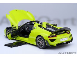 Porsche 918 Spyder 2013 green WEISSACH PACKAGE 1:18 (acid green) - AUTOart