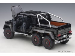 Mercedes-Benz G 63 AMG 6x6 2013 1:18 černá lesklá - AUTOart