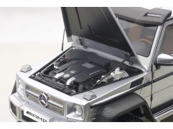 Mercedes-Benz G 63 AMG 6x6 2013 1:18 stříbrná - AUTOart