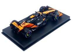 McLAREN F1 MCL38 TEAM MCLAREN N.81 MIAMI GP 2024 1:43 - OSCAR PIASTRI - WITH PILOT AND SHOWCASE - Bburago