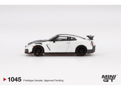 NISSAN GTR (35) NISMO 2024 - bílá met. - 1:64 - Mini GT - blister