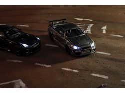 NISSAN GT-R (R34) NISMO CLUBMAN RACE SPEC - gun met.  - Kyosho - 1:64