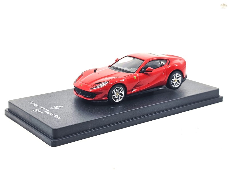 Ferrari 812 Superfast 2017 -1:64 - DEA