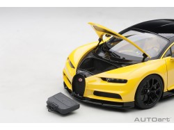Bugatti Chiron 1:18 (Jaune Molsheim/Nocturne Black) - AUTOart