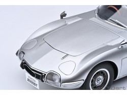 Toyota 2000GT 1967 1:18 stříbrná – AUTOart