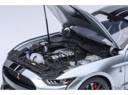 Ford Shelby Mustang GT500 1:18 (Iconic Silver) - AUTOart