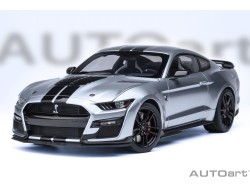 Ford Shelby Mustang GT500 1:18 stříbrmá - AUTOart