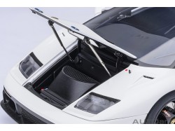 Lamborghini Diablo GTR 1:18 (Impact White) - AUTOart