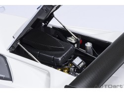 Lamborghini Diablo GTR 1:18 (Impact White) - AUTOart