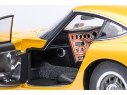 Toyota 2000GT 1967 1:18 (gold) - AUTOart