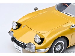 Toyota 2000GT 1967 1:18 (gold) - AUTOart