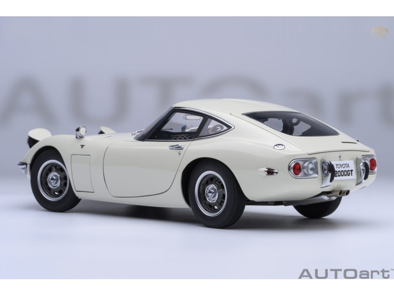 Toyota 2000GT 1967 1:18 bílá - AUTOart