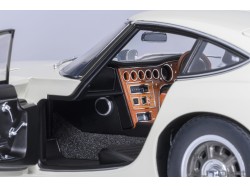 Toyota 2000GT 1967 1:18 bílá - AUTOart
