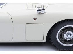 Toyota 2000GT 1967 1:18 bílá - AUTOart