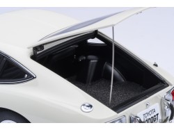 Toyota 2000GT 1967 1:18 bílá - AUTOart