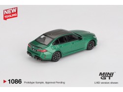 BMW M5 (90) ISLE OF MAN GREEN MET. 2024 - 1:64 - Mini GT