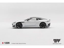 ASTON MARTIN BDS STRATUS WHITE 2024 - 1:64 - Mini GT - blistr
