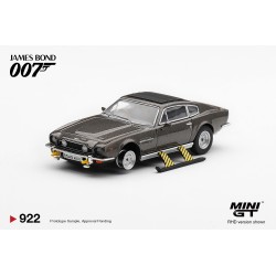 ASTON MARTIN V8 VANTAGE THE LIVING DAYLIGHTS (WEAPONS ON) 1987 - ENGLISH BLISTER  -1:64 - Mini GT - blistr