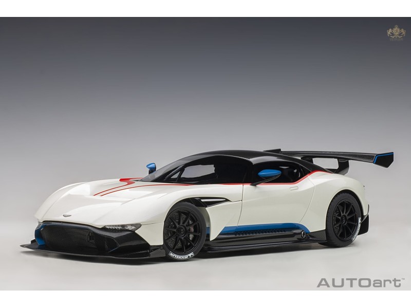 Aston Martin Vulcan 2015 1:18 bílá - Auto Art