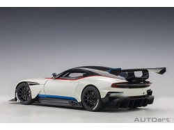 Aston Martin Vulcan 2015 1:18 bílá - Auto Art