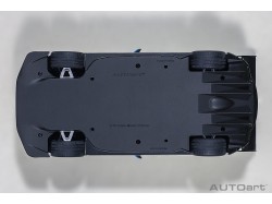 Aston Martin Vulcan 2015 1:18 bílá - Auto Art