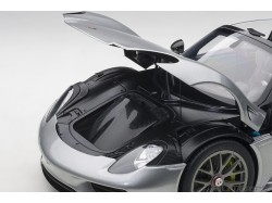 Porsche 918 Spyder 2013 1:12 stříbrná - AUTOart