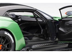 Aston Martin Vulcan 2015 1:18 (Apple Tree Green Metallic) - AUTOart