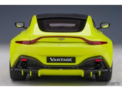 Aston Martin Vantage 2019 1:18 (Lime Essence) - AUTOart