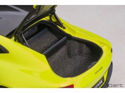 Aston Martin Vantage 2019 1:18 (Lime Essence) - Auto Art