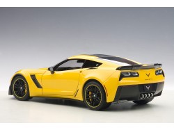 Chevrolet Corvette C7 Z06 "C7R Edition" 2015 1:18 (Corvette Racing Yellow) - AUTOart