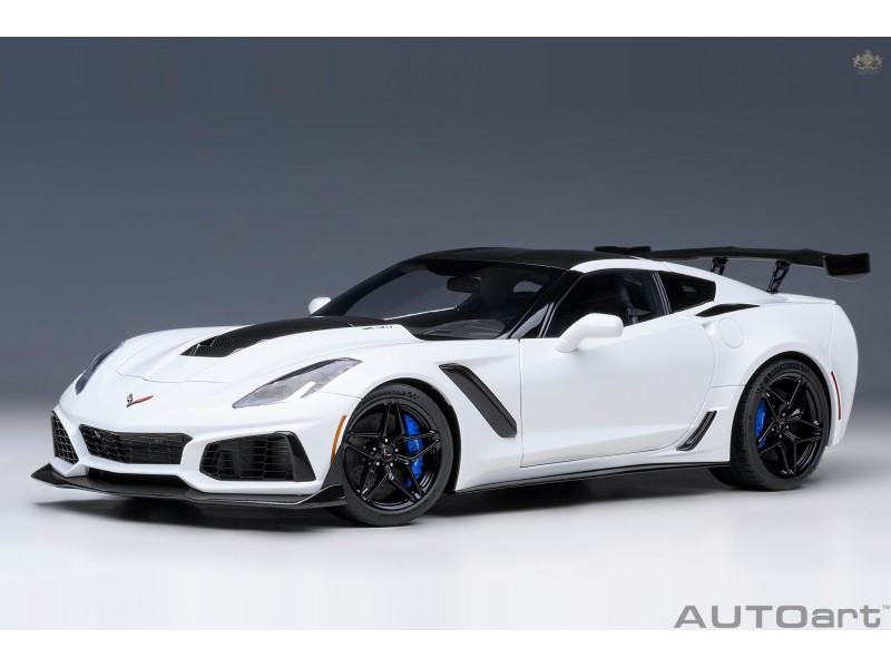 Chevrolet Corvette C7 ZR1 2019 1:18 bílá - AUTOart