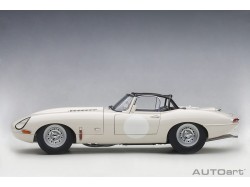Jaguar Lightweight E-Type 2015 1:18 (White) - AUTOart