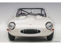 Jaguar Lightweight E-Type 2015 1:18 (White) - AUTOart