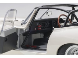 Jaguar Lightweight E-Type 2015 1:18 (White) - AUTOart