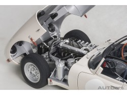 Jaguar Lightweight E-Type 2015 1:18 (White) - AUTOart