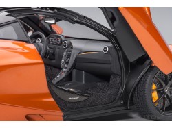 McLaren 720S 2017 1:18 (Azores Orange) - AUTOart