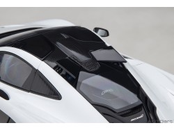 McLaren P1 2013 1:18 (Alaskan Diamond White) - AUTOart